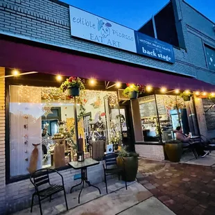 Quaint little bistro style cafe!!