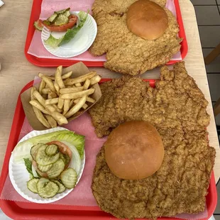 Deluxe tenderloin sandwich with fries