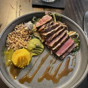 Avocado Leaf-Seared Yellowfin Tuna