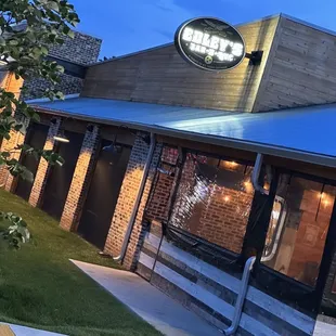 ows the outside of the building