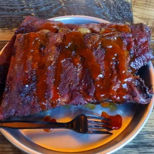 Ribs served with sauce already on them. Not my favorite