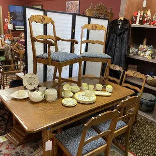 Baker Brand Table/Chairs which matches Buffet