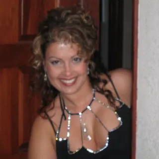Kim M.