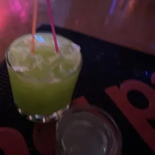 Shoutout to the best bartender David!!! Literally knows how to make out drinks