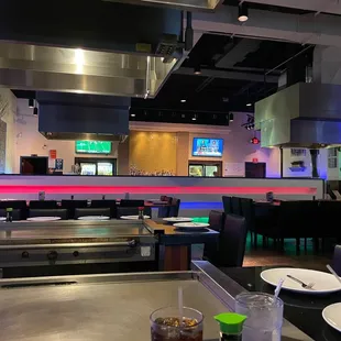 sushi and sashimi, interior