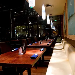 sushi and sashimi, interior