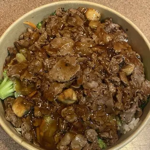 Shaved beef Sumo Bowl