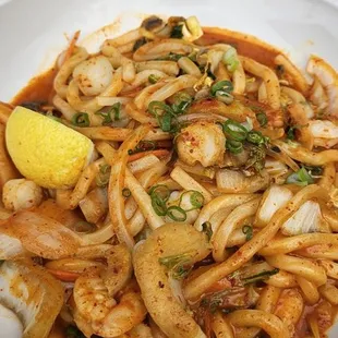 Spicy seafood Yakiudon