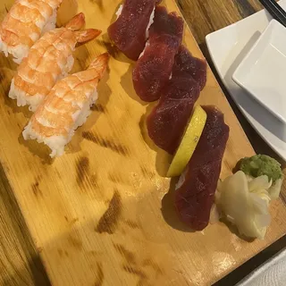 Maguro Nigiri (2 pc)