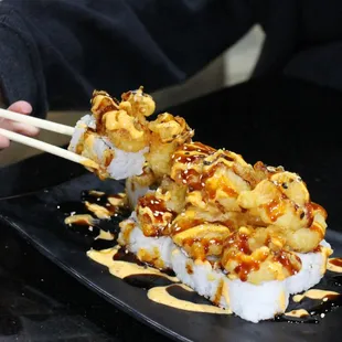 Mount Fuji Roll
- Snowcrab &amp; Avocado/Tempura Fried
Shrimp, Spicy Mayo &amp; Eel Sauce