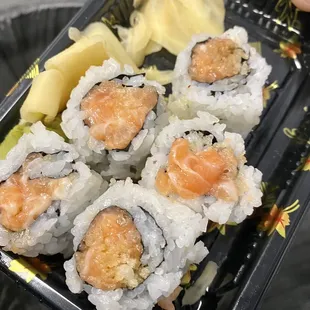 Spicy Crunchy Salmon Roll