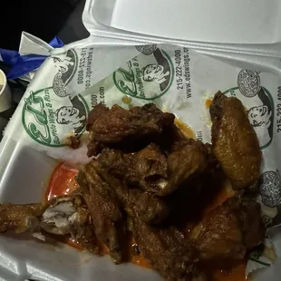 10 Buffalo wings (medium)