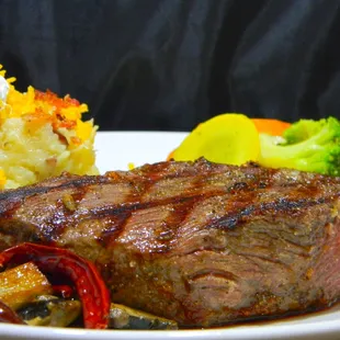 Steak deliciosos que son realmente unicos 
 por su sabor y su tradicional manera de cocinarlos y acompañarlos