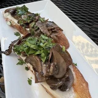 Crostini Funghi