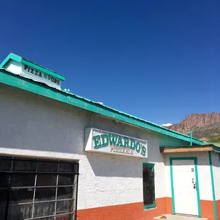 Stopped in for some pizza &amp; salad