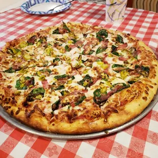 Wonderful pizza with amazing crust
