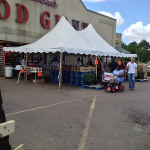 2013-05-11; Food Giant, Forrest City AR