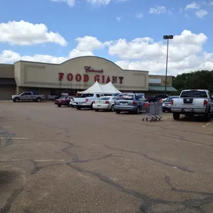2013-05-11; Food Giant, Forrest City AR