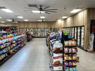 Dees Oil Company 76 Travel Center