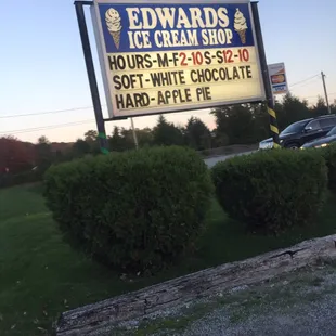 a sign for edwards ice cream shop