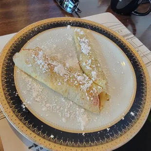 2 crepes with nutella and strawberry