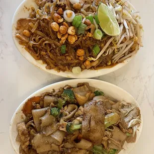Top: pad Thai, bottom: 33. Pad Siew