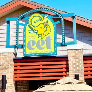 the entrance to the restaurant