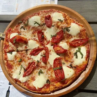 Margherita pizza - I enjoyed the flavor of the sauce