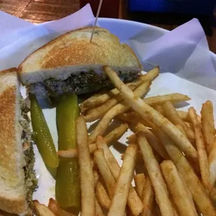 Effing turkey sandwich, aka Abq turkey. I was only going to eat half, but it was so good I are the whole thing!