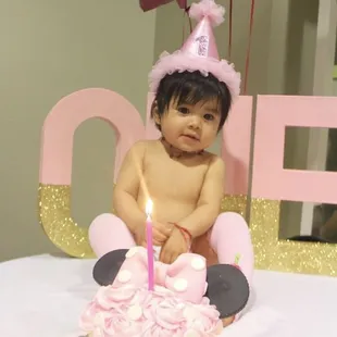 Minnie Mouse Cake for Valentina's First birthday!!