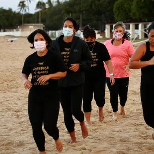 Beach Bootcamp with our Elite members!