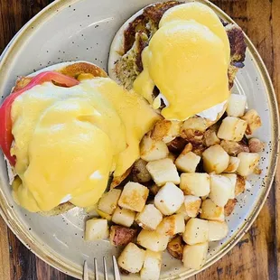 Crabcakes Eggs Benedict