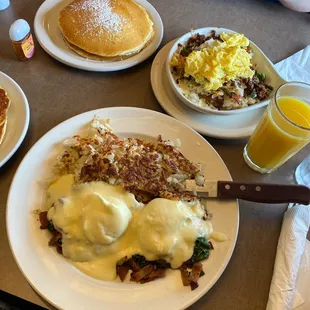 Eggs Benedict Florentine and skillet