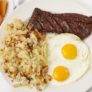 Skirt steak and eggs