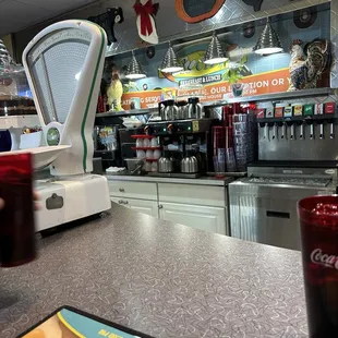 The 50's diner counter