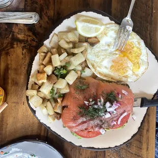 Salmon &amp; avocado toast