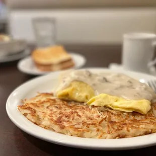 Biscuit and Gravy omelette