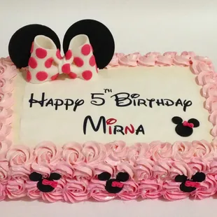 a minnie mouse birthday cake