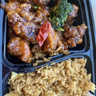 Lunch General Tso Chicken with Fried Rice