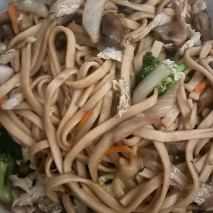 Mushroom Lo Mein