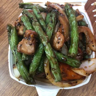 Chicken and green beans.