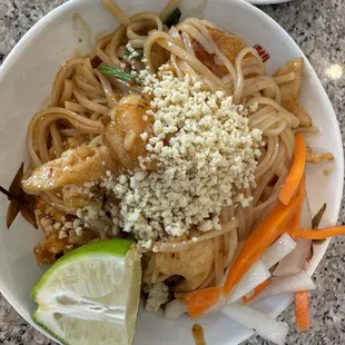 Chicken pad Thai noodles