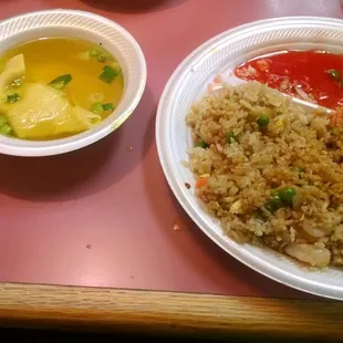 I got the wontons soup and shrimp fried rice combo its alot of food for a 200lbs man I like it