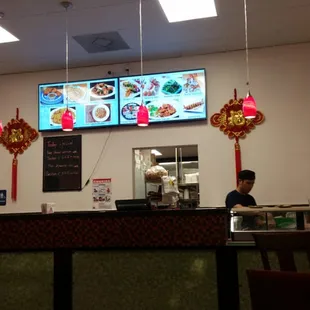 Open yet once again with a new site but sane great food.