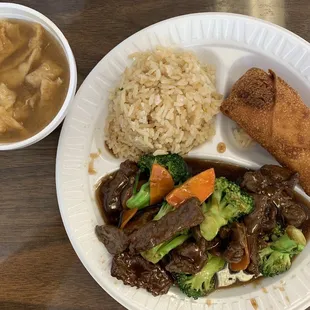 Beef &amp; broccoli with hot &amp; sour soup, lunch