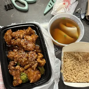 Wanton soup, rice, Sesame Chicken