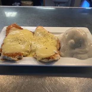 Chicken parmesan with mashed potatoes