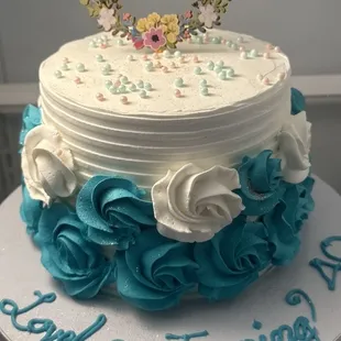 Lemon cake with lemon filling