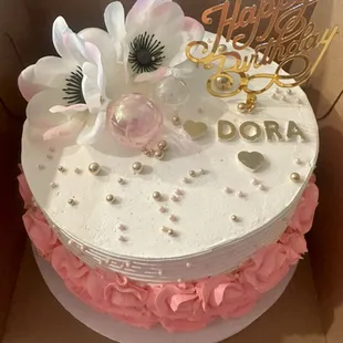 Mango cake with mango filling