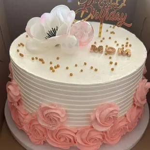 Mango cake with mango filling